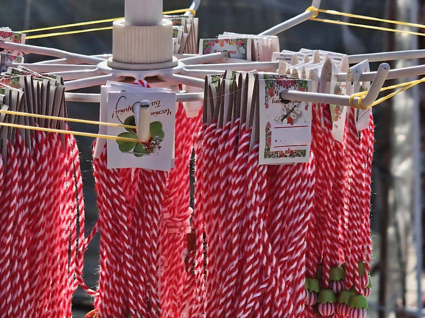 76 места са определени за продажба на мартеници в Горна Оряховица