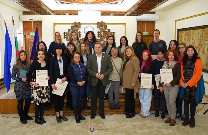 16 нови майстори и калфи получиха занаятчийски тапии във Велико Търново