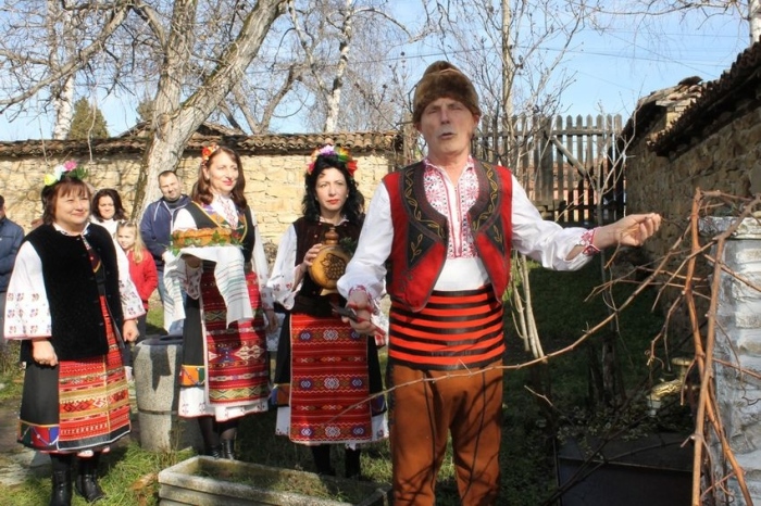 Близо 40 майстори от региона участваха в конкурса за най-добро вино в Долна Оряховица