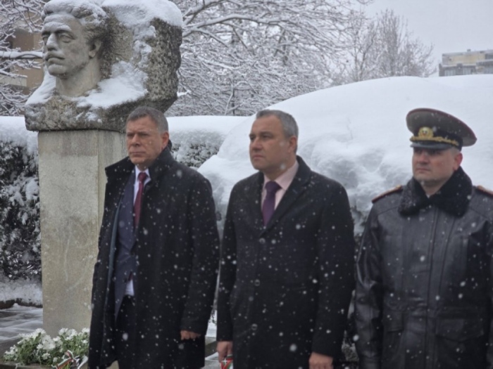 Горнооряховчани се преклониха пред паметта на Васил Левски