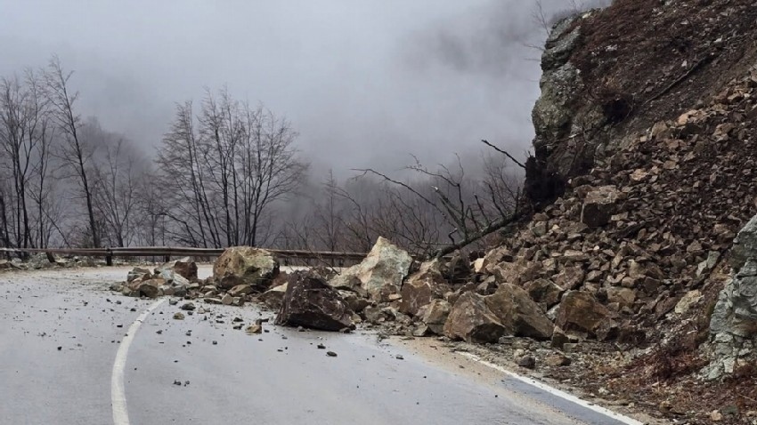 Скална маса се срути във Велико Търново