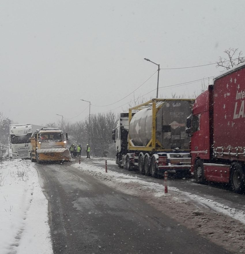 Проблеми със снега във великотърновско