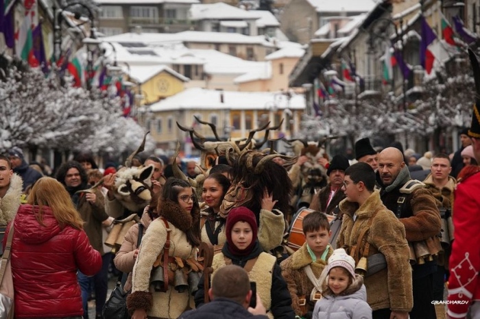 Кукери оживиха древни ритуали във Велико Търново навръх Сирни заговезни