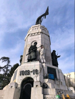 В навечерието на 3 март възстановиха щика на паметника \"Майка България\" във Велико Търново