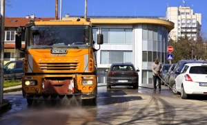 Започна първото основно миене на улиците във Велико Търново