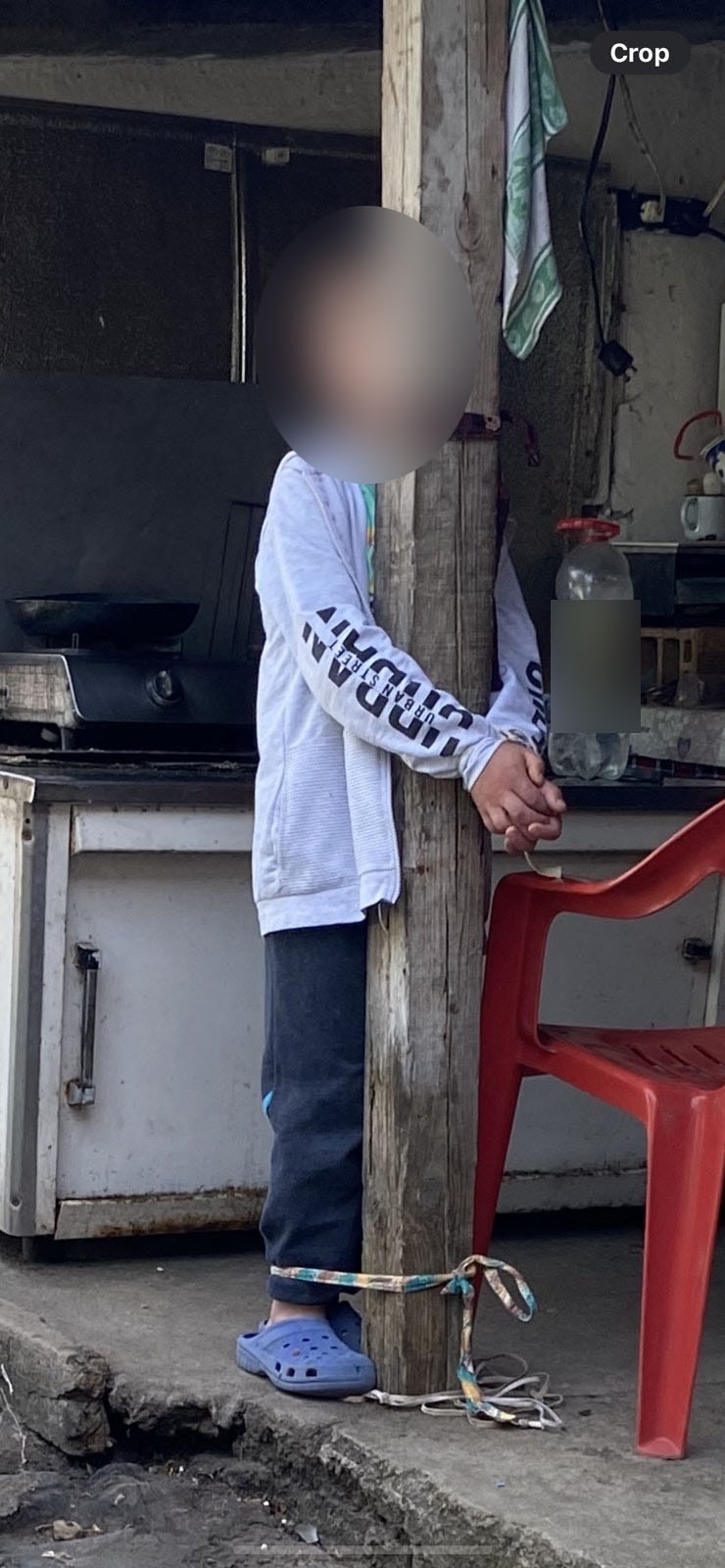 Социалните служби проверяват сигнал за бито и връзвано дете в Лясковец (СНИМКИ+ВИДЕО)