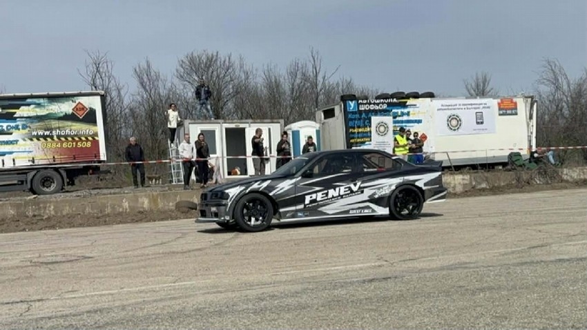 Областна администрация съдейства за провеждане на контролирани автомобилни състезания на полигона край Беляковец