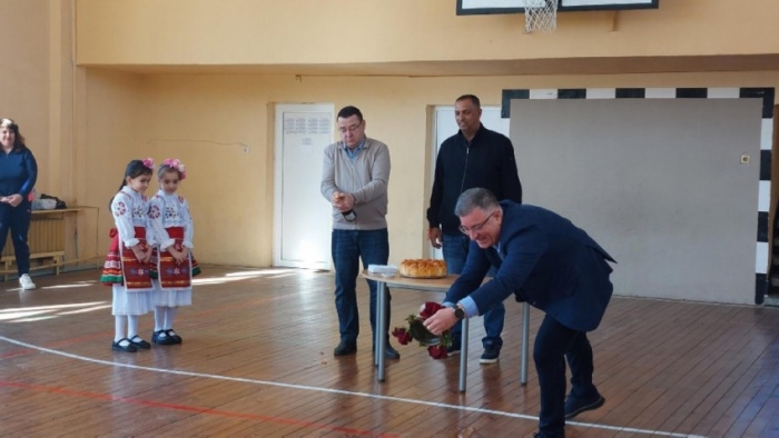 Със средства от МОН започва ремонт на физкултурния салон в СУ „Николай Катранов“ – Свищов за близо 250 хил. евро