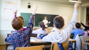 Започва изплащането на втория транш от помощите за учениците