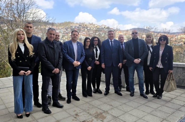  ГЕРБ-СДС регистрираха листата си за Велико Търново