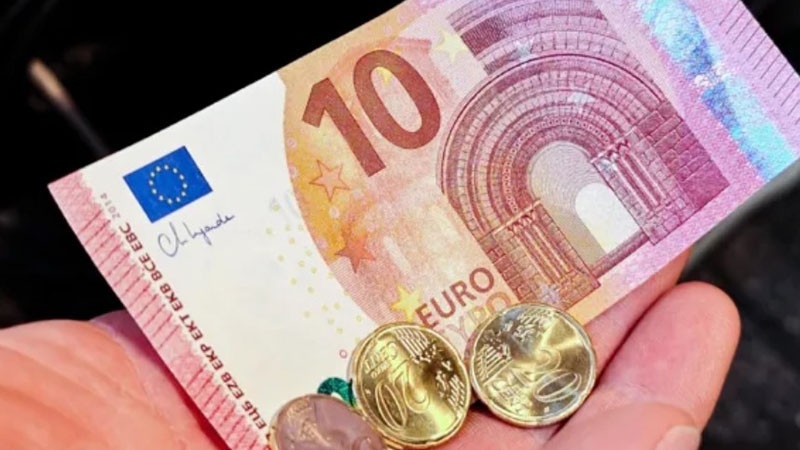 Шофьор се опита да плати на бензиностанция в Павликени с фалшиви десет евро