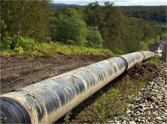 Работници полагащи оптика пробиха магистрален газопровод край павликенското село Недан