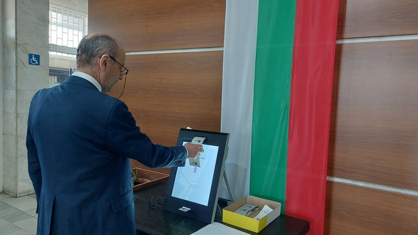 ВАЖНО ЗА ИЗБИРАТЕЛИТЕ: Пробни демонстрации за гласуване с машини в Община Свищов