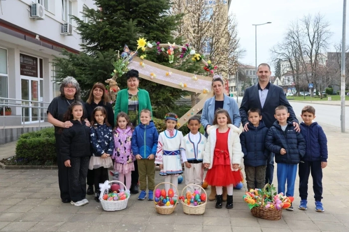 Красиви яйца изрисуваха малчуганите от детските градини в Лясковец