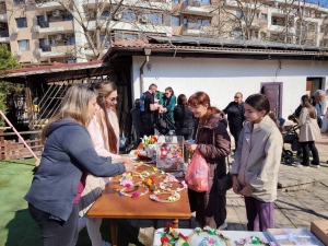 1150 евро бяха събрани от базара на Женско благотворително дружество „Св. Мина“ в подкрепа на 7-годишния Никола Яламов