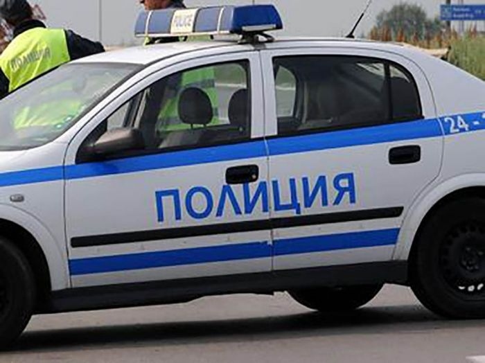 Полицията гони моторист в Бяла Черква, той катастрофира