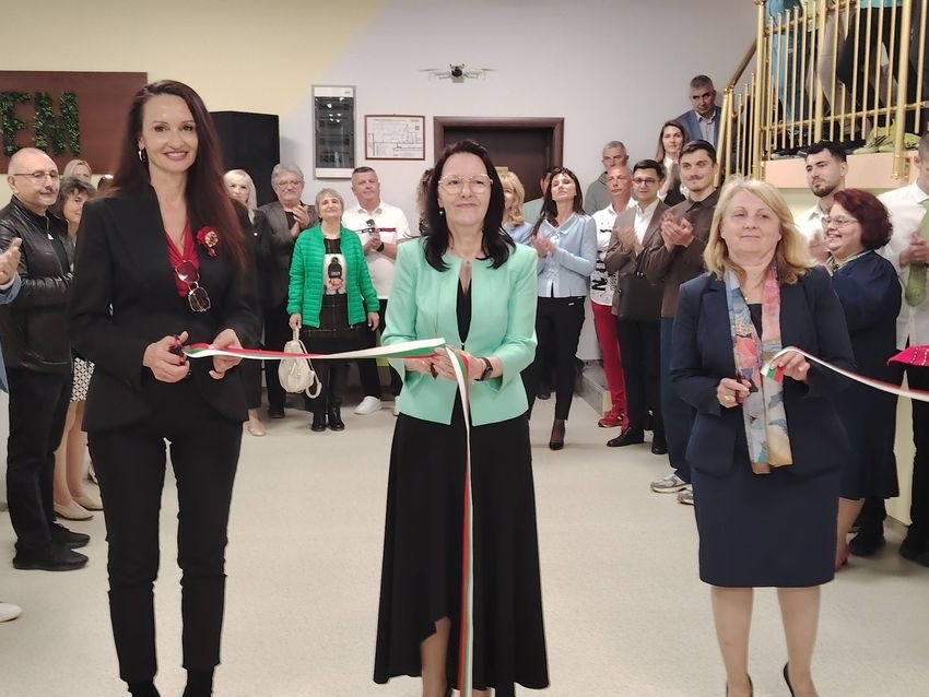 Модерен STEM център откриха в СУ „Георги Измирлиев“, зам.-кметът Петя Иванова бе първият гост в новото аудио-видео студио