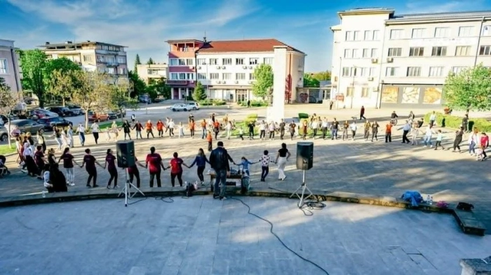 Близо 1400 евро се събраха след благотворителното хоро в Лясковец