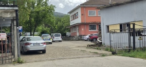 Полицията влезе в химическо предприятие, в близост до детската градина в Горна Оряховица
