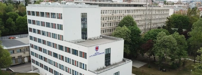 Проливният дъжд е наводнил помещения на приземен етаж в областната болница, лечебният процес не е нарушаван, ситуацията е нормализирана