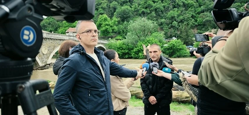 Областният управител Марин Богомилов: Военни формирования и хеликоптери са в готовност при нужда във Великотърновско