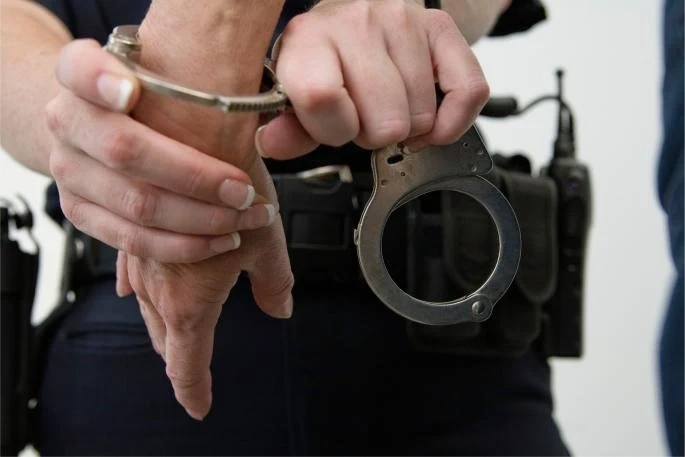 Задържаха внук пребил баба си в Свищов 
