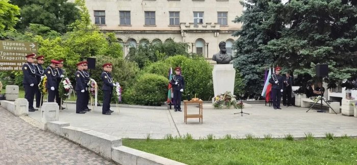 България отбелязва Деня на Ботев и загиналите за свободата и независимостта