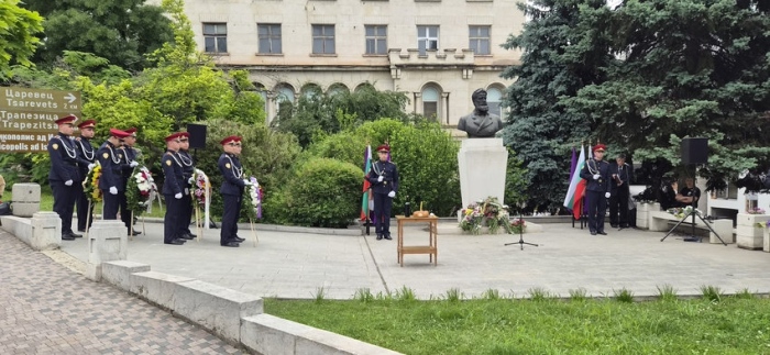 България отбелязва Деня на Ботев и загиналите за свободата и независимостта