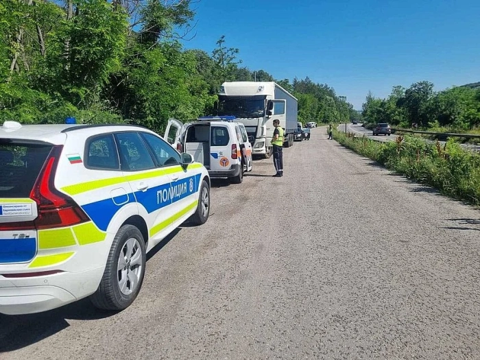 26 автомобила и 179 лица са проверени при специализирана полицейска операция на пътя В. Търново - Русе