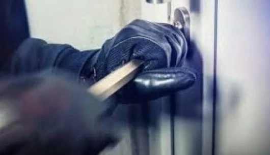 Обраха магазин в Поликраище