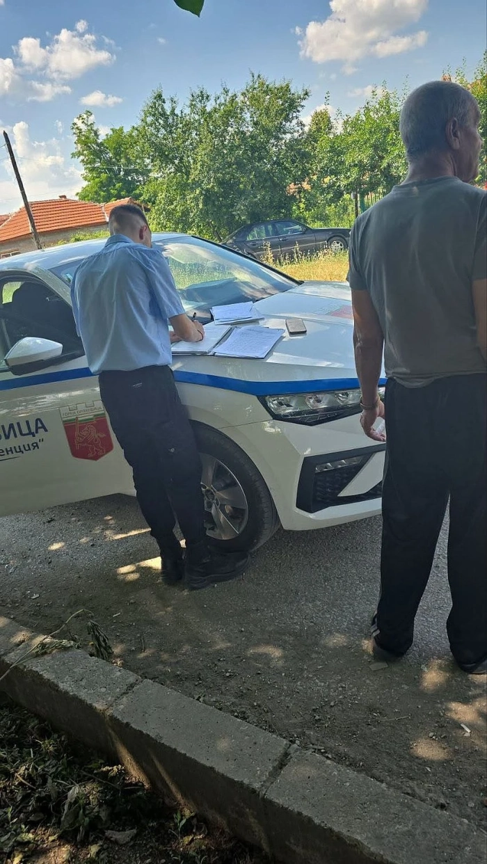 Акция срещу безстопанствените кучета проведоха в горнооряховския кв. \
