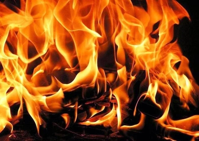 Пожар унищожи 15 дка пшеница край Първомайци 