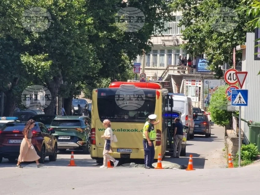Автобус блъсна и уби жена на пешеходна пътека във Велико Търново