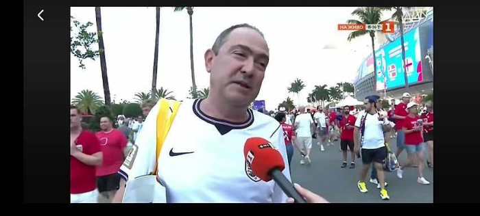 БНТ засече горнооряховчанин в САЩ да вика за Англия срещу Норвегия 