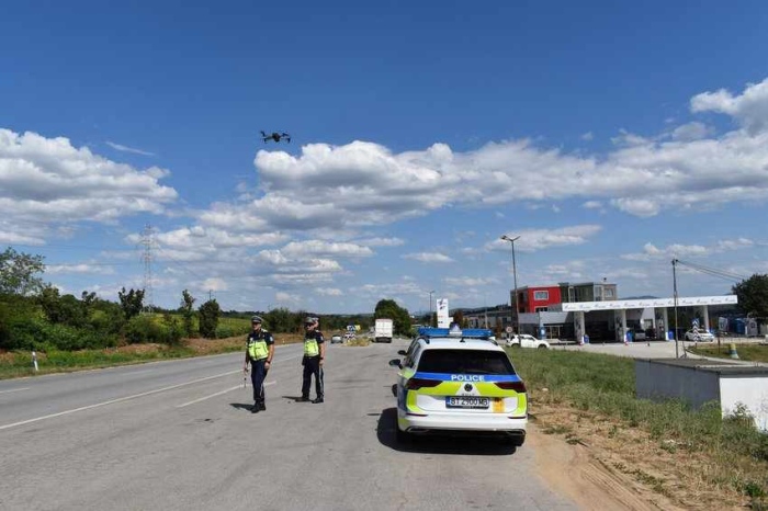 ЗА ПЪРВИ ПЪТ АКЦИЯ НА ПОЛИЦИЯТА С ДРОН: 36 санкционирани водачи при тридневна операция с безпилотно летателно средство за контрол на движението по пътищата