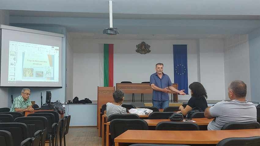 В Свищов представители на Областна дирекция по безопасност на храните проведоха информационна среща във връзка с опасен карантинен вредител по лозата