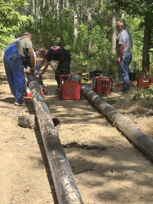 Напредват в усилията си по изграждане на захранващия водопровод ВиК служителите в община Свищов