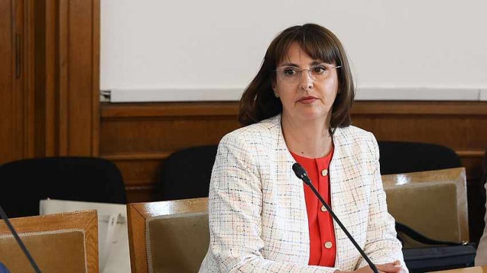 Социалното министерство обмисля коледни добавки от 50 евро за половин милион българи