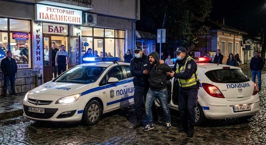 Агресивен клиент е задържан след хулиганска проява в заведение в Павликени