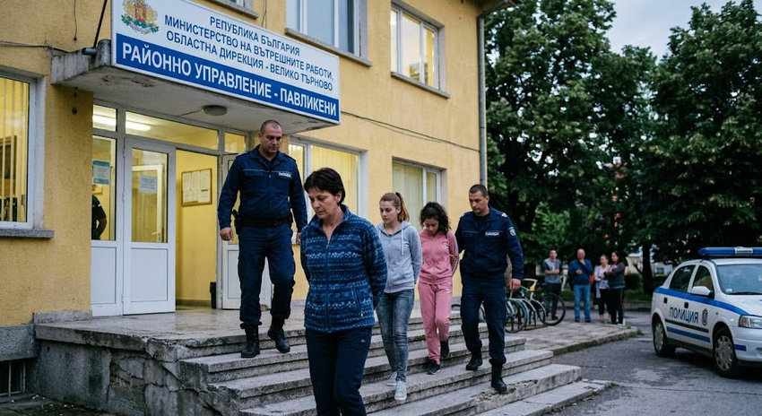 Три жени са задържани за побой над 23-годишен мъж в Бяла черква