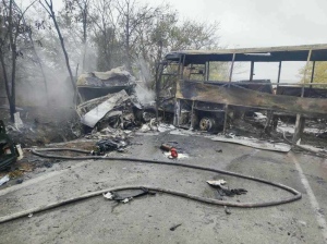 ОБНОВЕНА: Автобус с пътници и два камиона се запалиха след катастрофа на пътя Русе-София, има двама загинали (СНИМКИ)