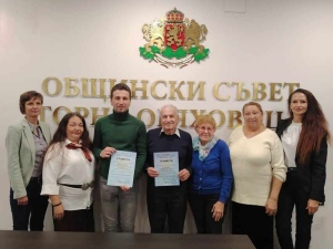 Отличиха Димитър Иванов и Петю Кирев за за съществен принос при съхранение и развитие на българските традиционни народни изкуства